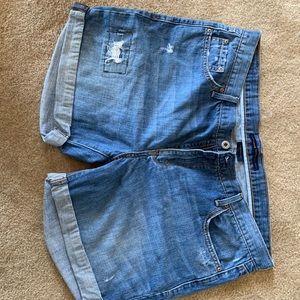 Levi’s boyfriend shorts